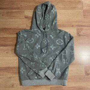 Louis Vuitton Monogram Sweatshirt